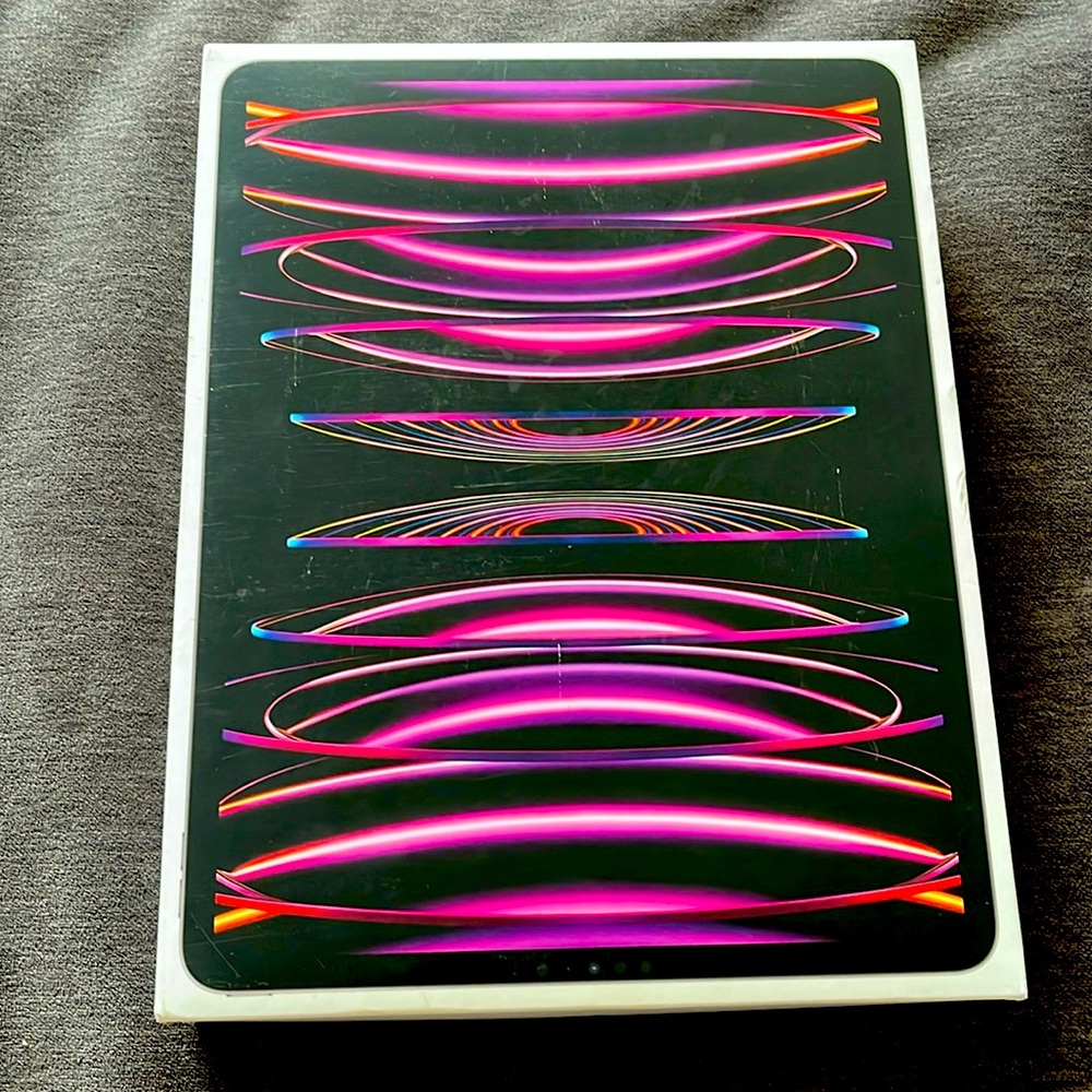 iPad Pro 12.9 - box only🖤💜🖤